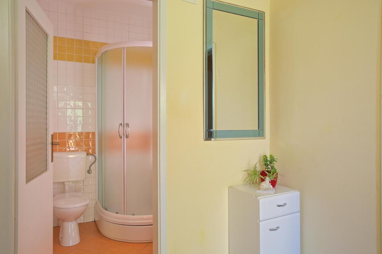 Apartments Vinka イェルサ エクステリア 写真