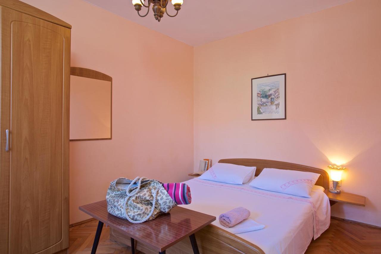 Apartments Vinka イェルサ エクステリア 写真