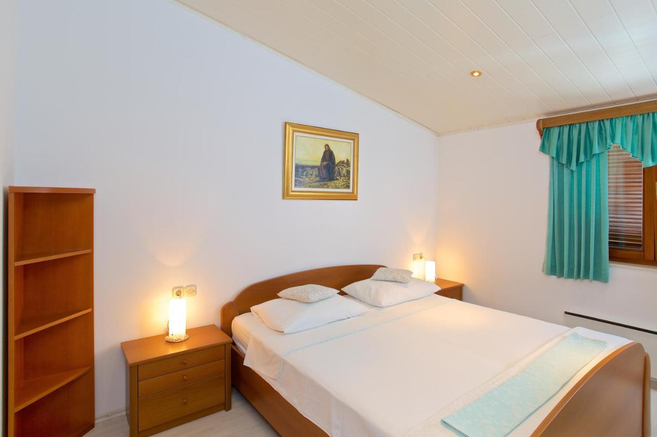 Apartments Vinka イェルサ エクステリア 写真