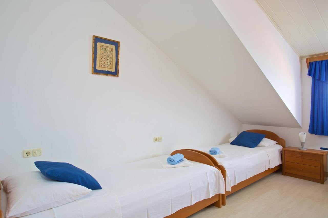 Apartments Vinka イェルサ エクステリア 写真