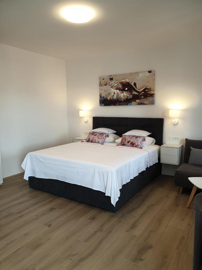Apartments Vinka イェルサ エクステリア 写真