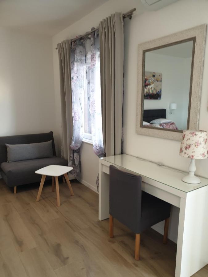 Apartments Vinka イェルサ エクステリア 写真