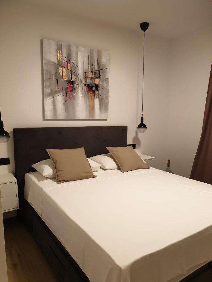 Apartments Vinka イェルサ エクステリア 写真